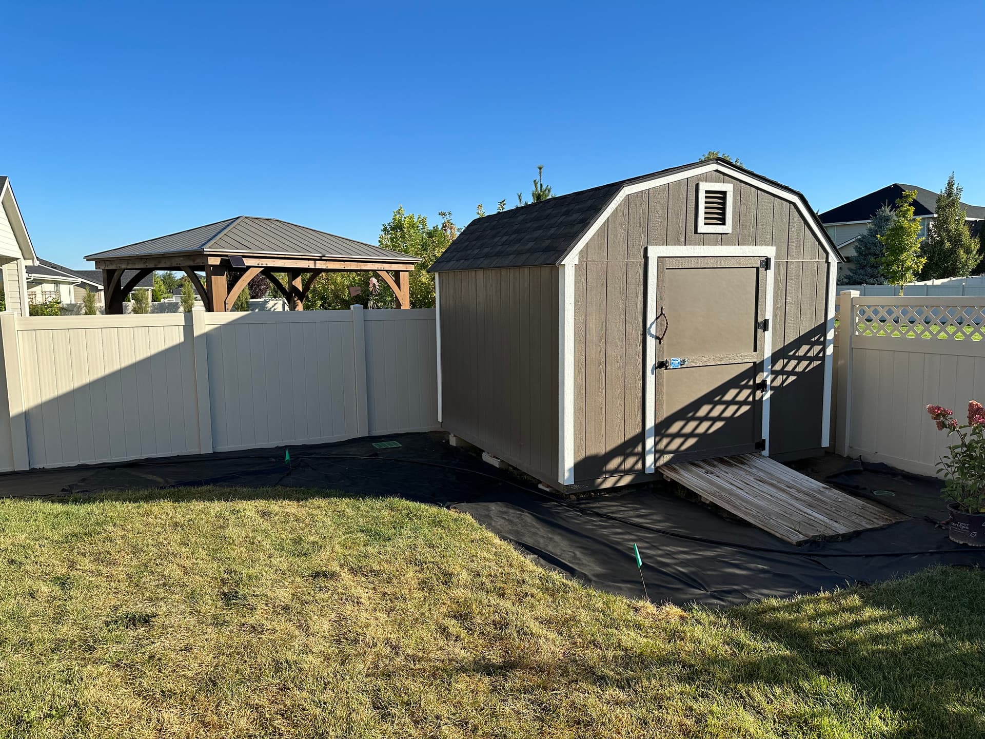 Gallery photos for Lush Backyard Makeover with Brother Bear Lawn Care: Image #4